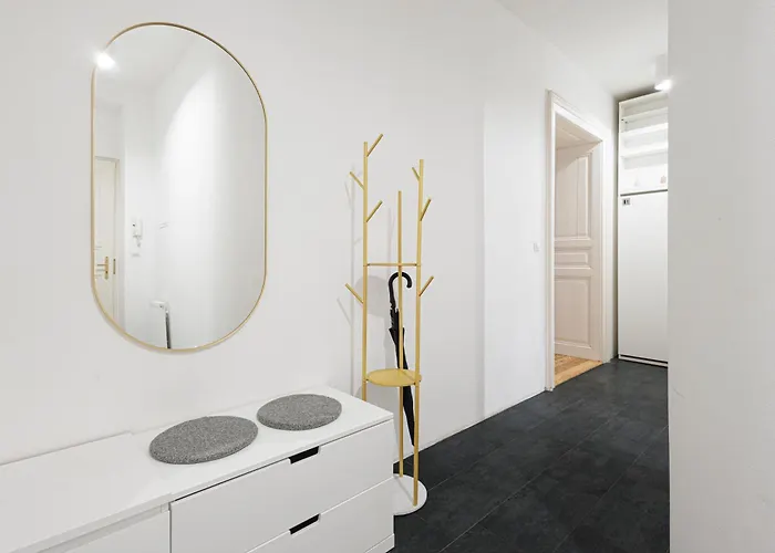 Apartment Exclusive Near Kafka's Head *