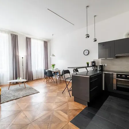 Appartement Exclusive Near Kafka's Head
