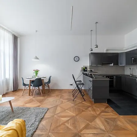 Appartement Exclusive Near Kafka's Head
